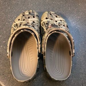 Youth Boys Camo Crocs size 6